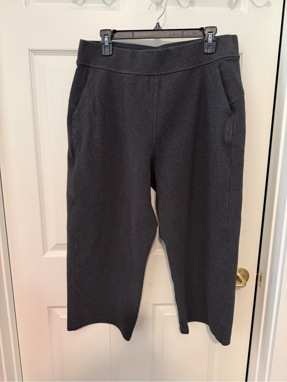 Wide-Leg Cropped Pants - Charcoal